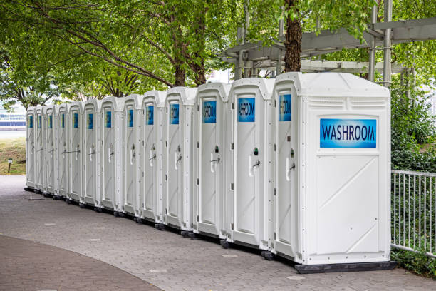 Porta potty delivery and setup in Alderton, WA